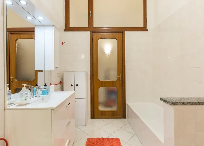 Ombrosa Apartamento *